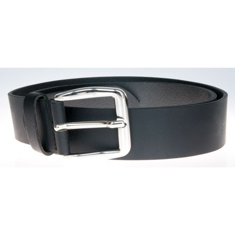 Kožený opasek 115 cm dlouhý z pevné silné kůže s matným povrchem a lesklou stříbrnou přezkou 39 mm širokým