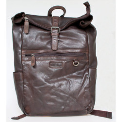 Velký tmavě hnědý batoh z lehké prané pravé hovězí kůže s podšívkou